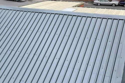 Industrial or commercial roof corrigated metal roof